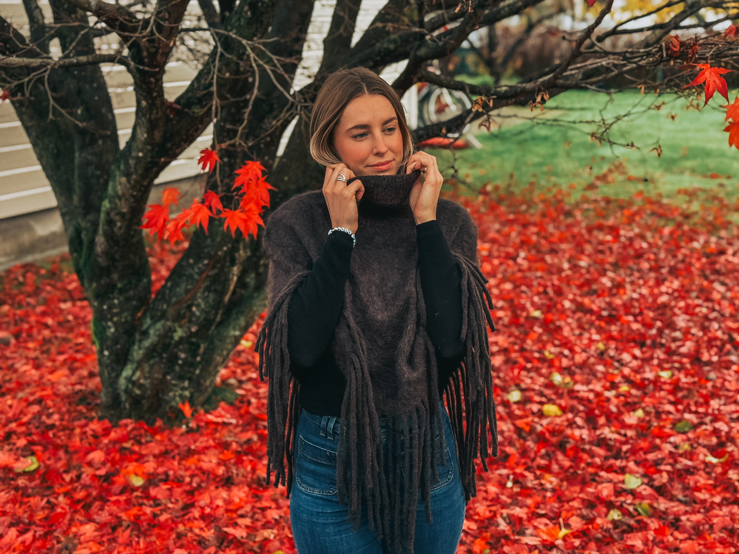 Nikola Chunky Poncho